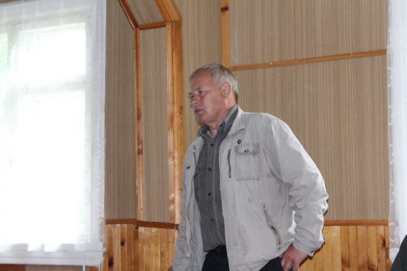выступает Председатель Совета депутатов Пяльмского сельского поселения Петр Поташев